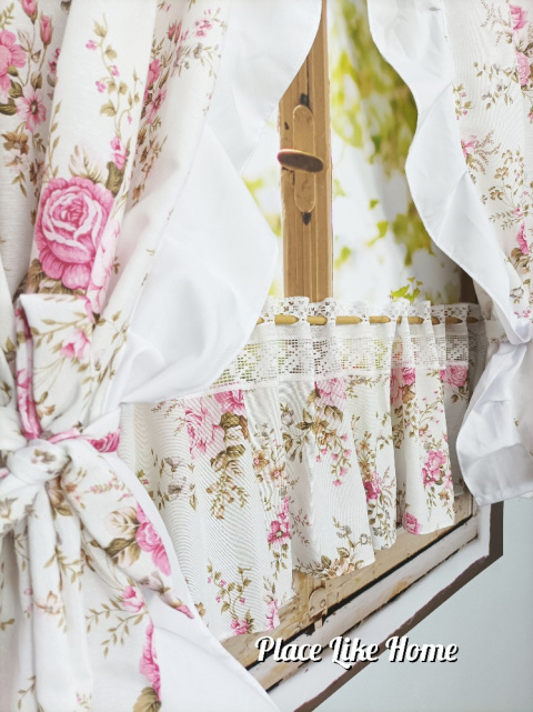 Zasłonki kwiaty na bieli