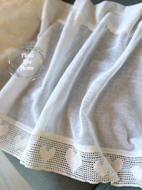 Zazdrostka z serduszkową koronką – 90 cm wysokości